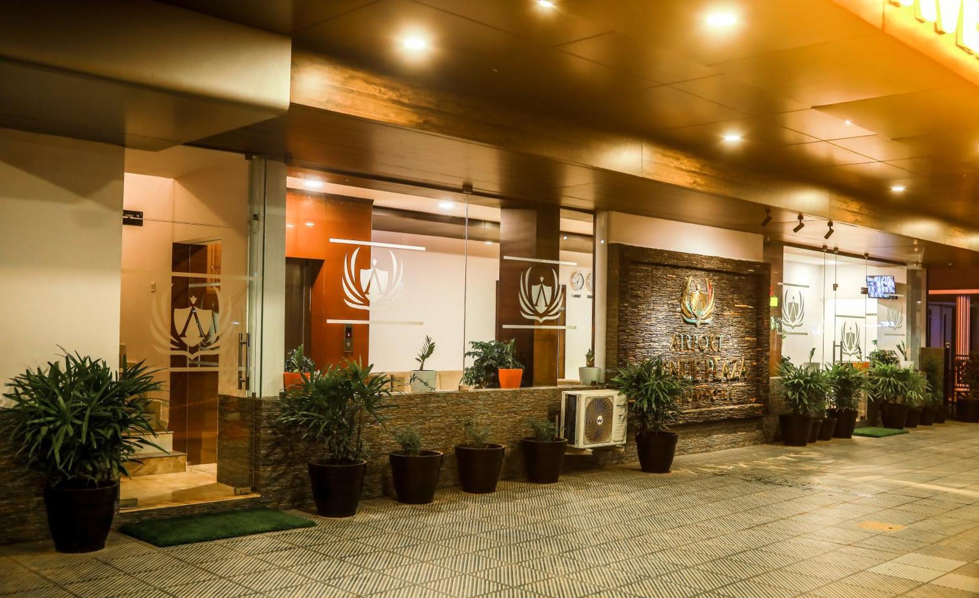 Отель Airport Avenue Plaza Недумбассери Экстерьер фото